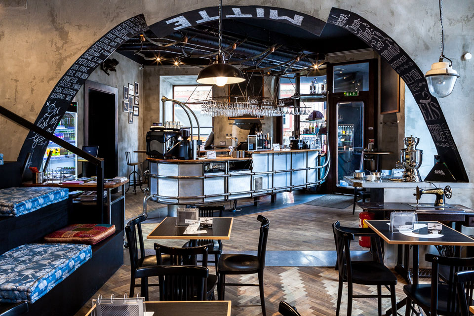 Cafe-Mitte-Freiheitsplatz-Graz-960x640